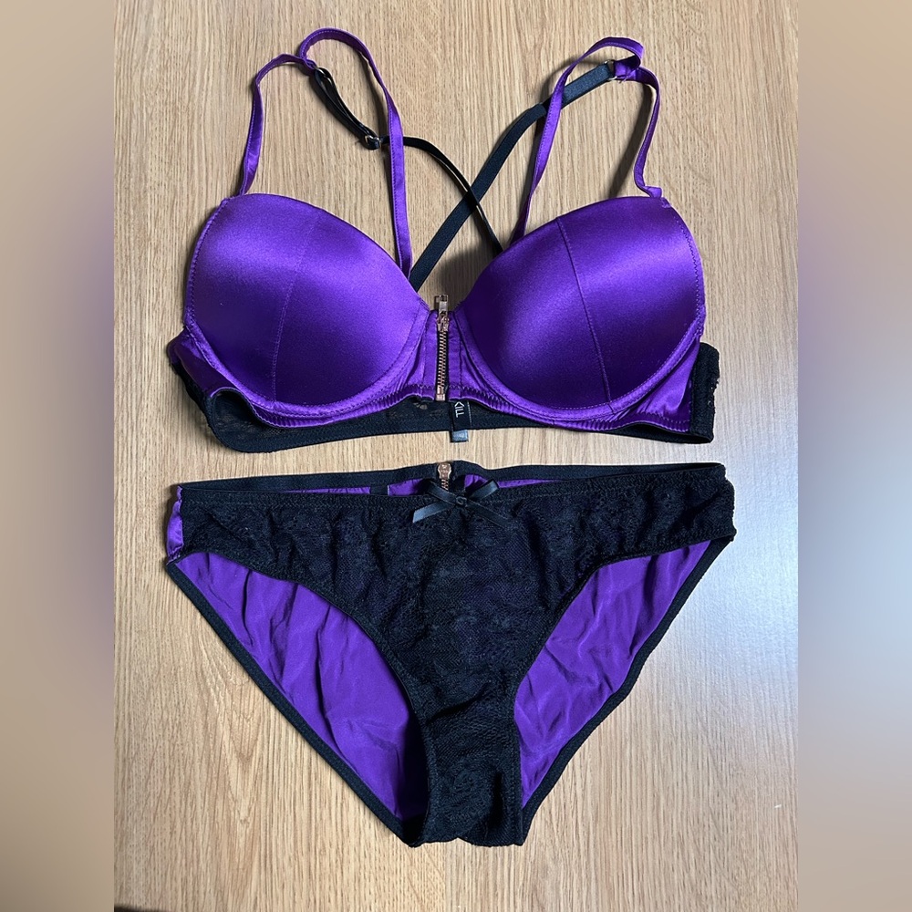 Kiss Kill (Australian brand) Purple and Black Women's Lingerie Set